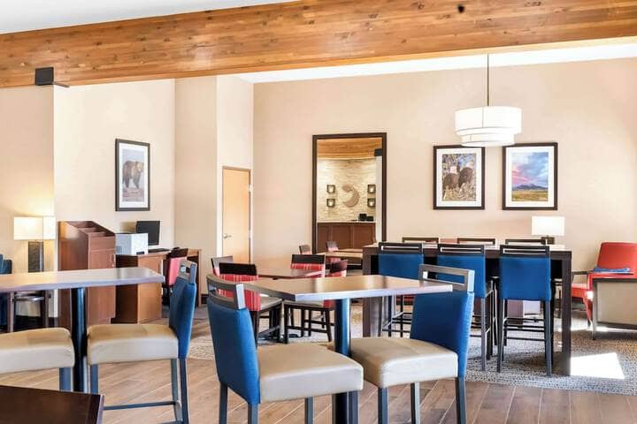 Breakfast area