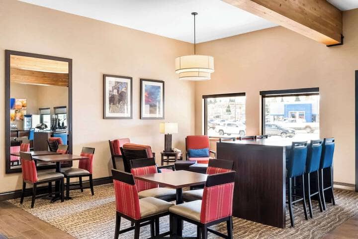 Breakfast area